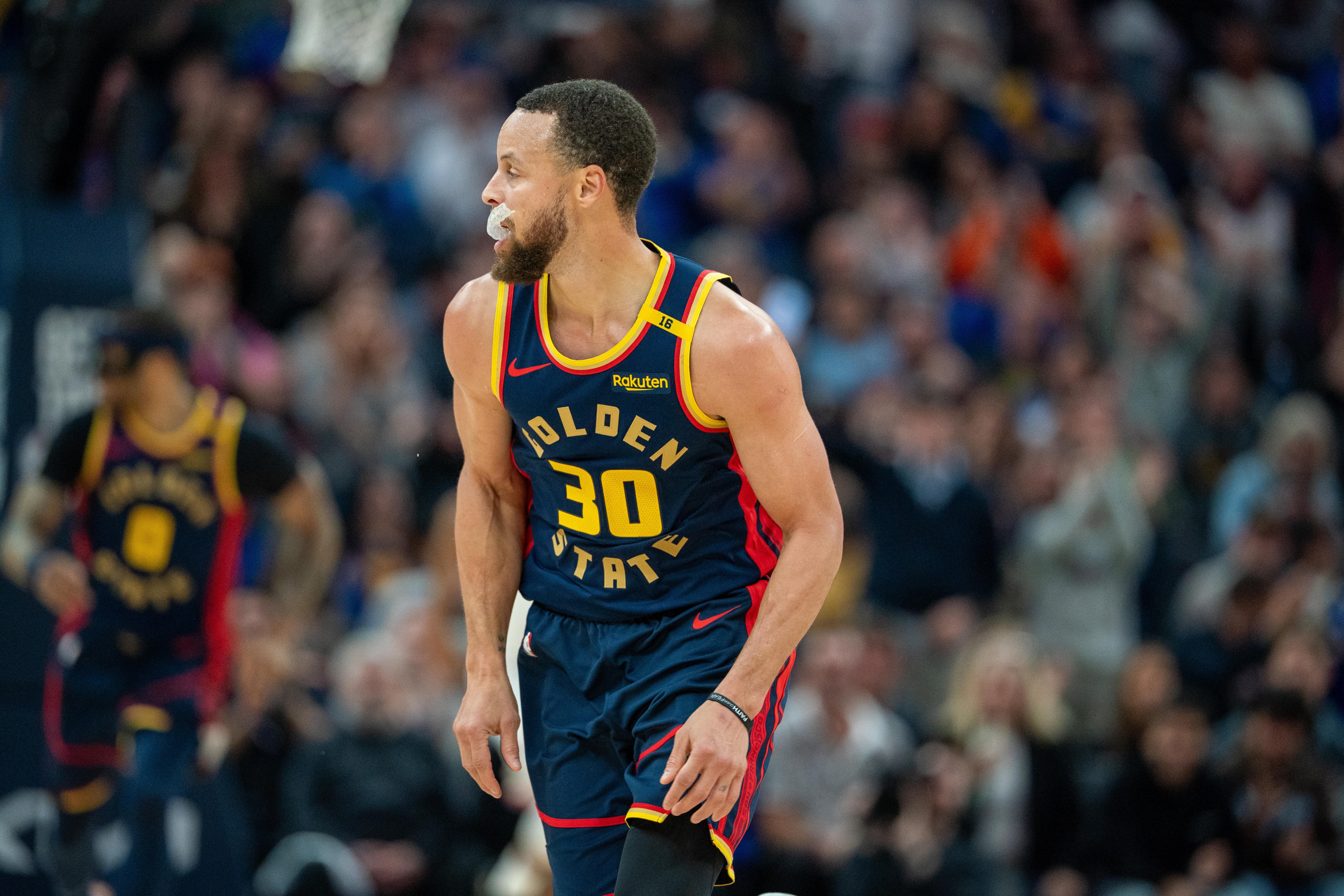 37岁砍下52分！库里：这需要更多的场下付出 我努力保持状态