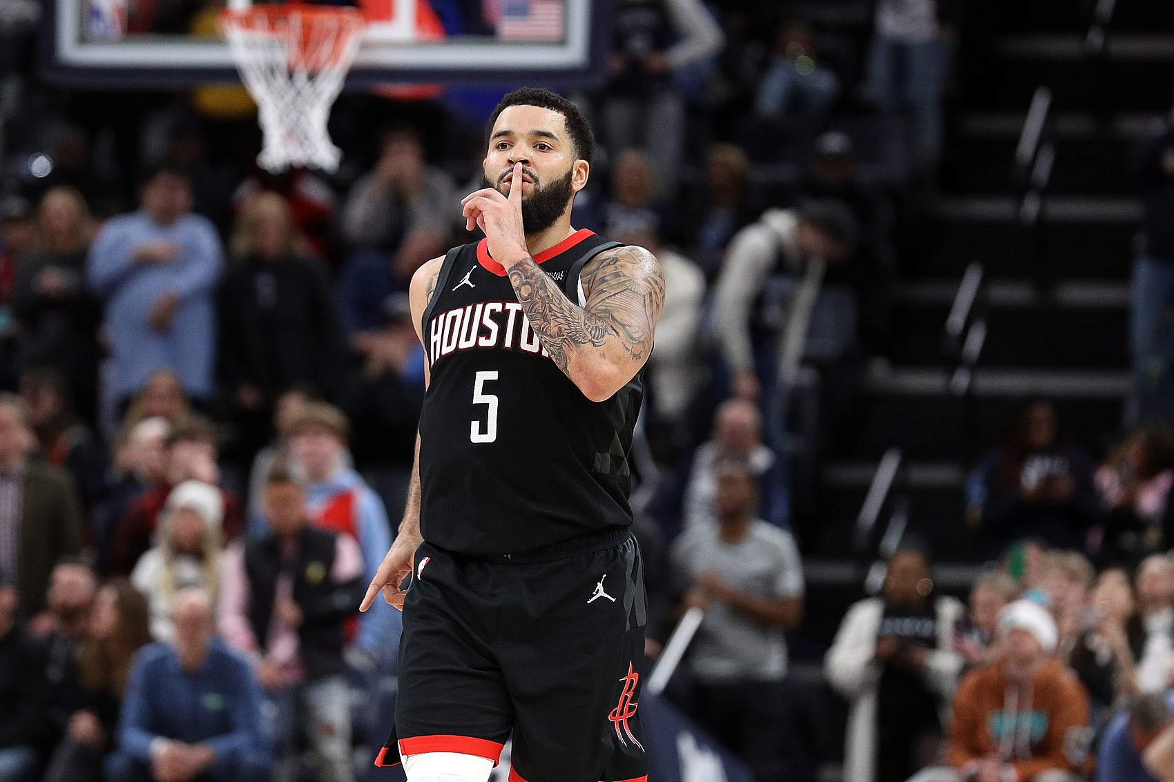 范弗里特：有年轻队友今年1月份的时候问我 我们能赢得总冠军吗？