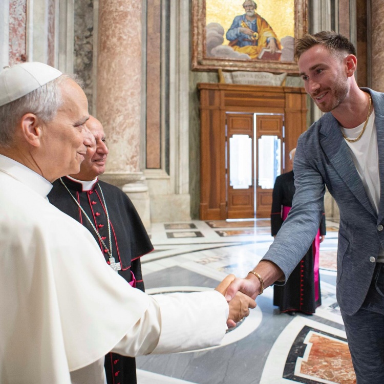 面子不小！海沃德游梵蒂冈 有幸受到教皇的接见