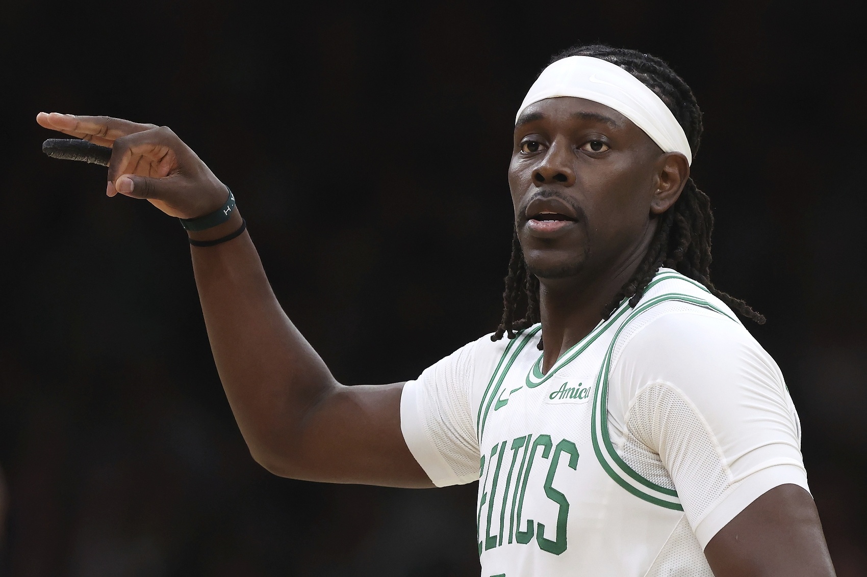 辟谣！队记：消息人士告诉我霍勒迪不满被交易到开拓者是不实报道