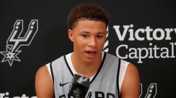 卡特-布莱恩特：人人都想得分，而我想要通过防守赢得出场机会