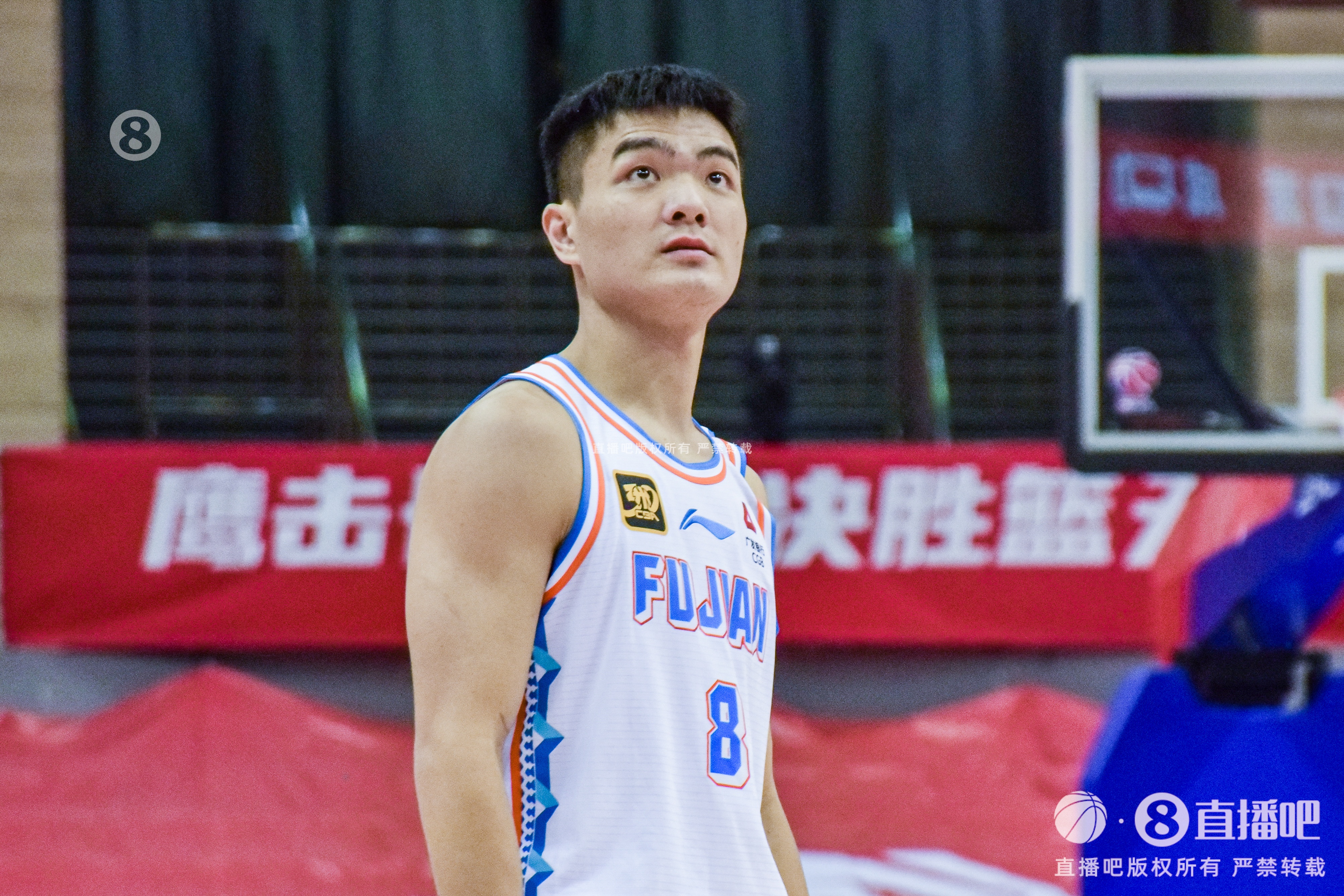 直播吧：黎伊扬合同到期&部分球队对其有较强兴趣 福建持开放态度