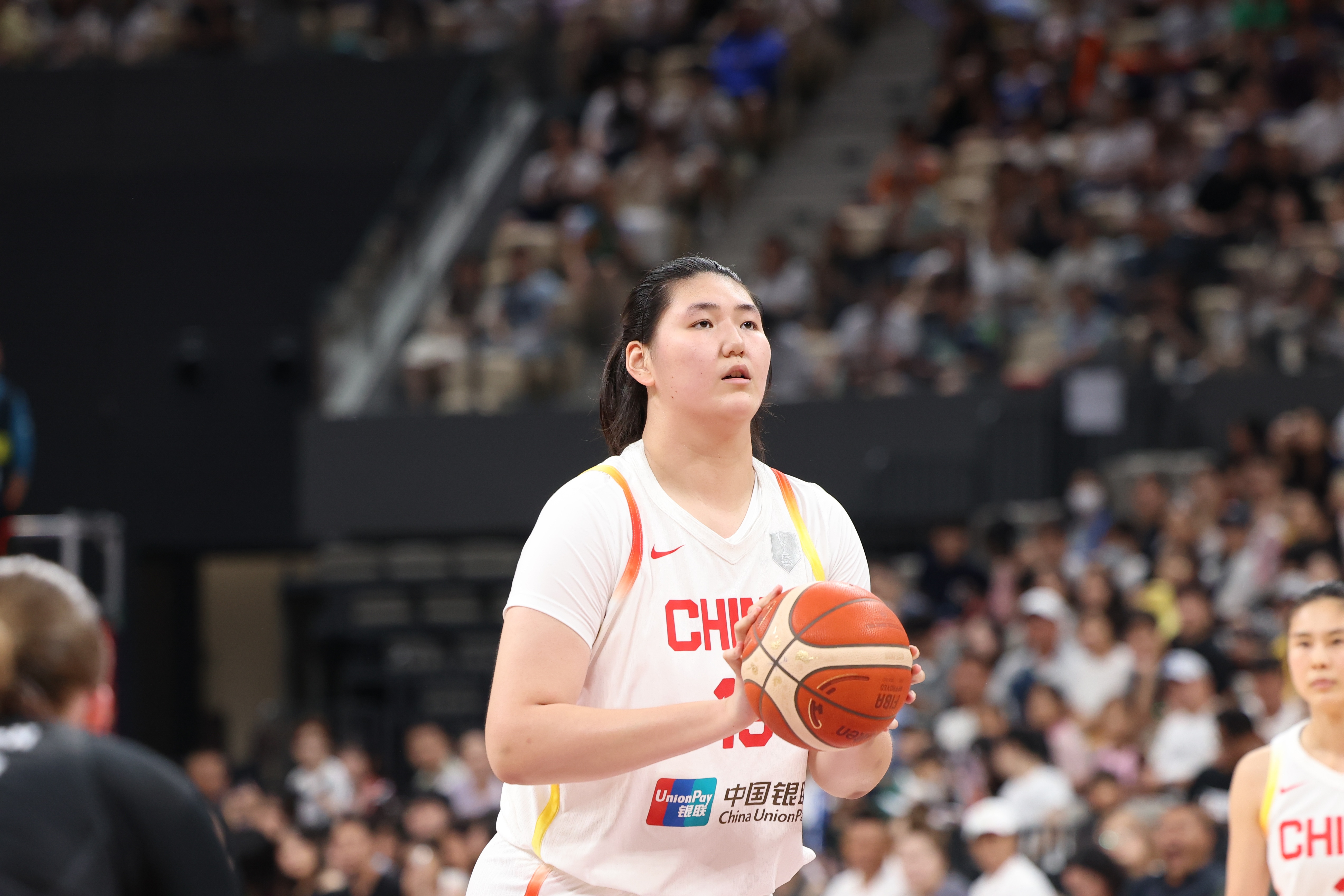 巩晓彬：张子宇过早投入激烈的比赛中 或对身体有损伤 给她时间吧