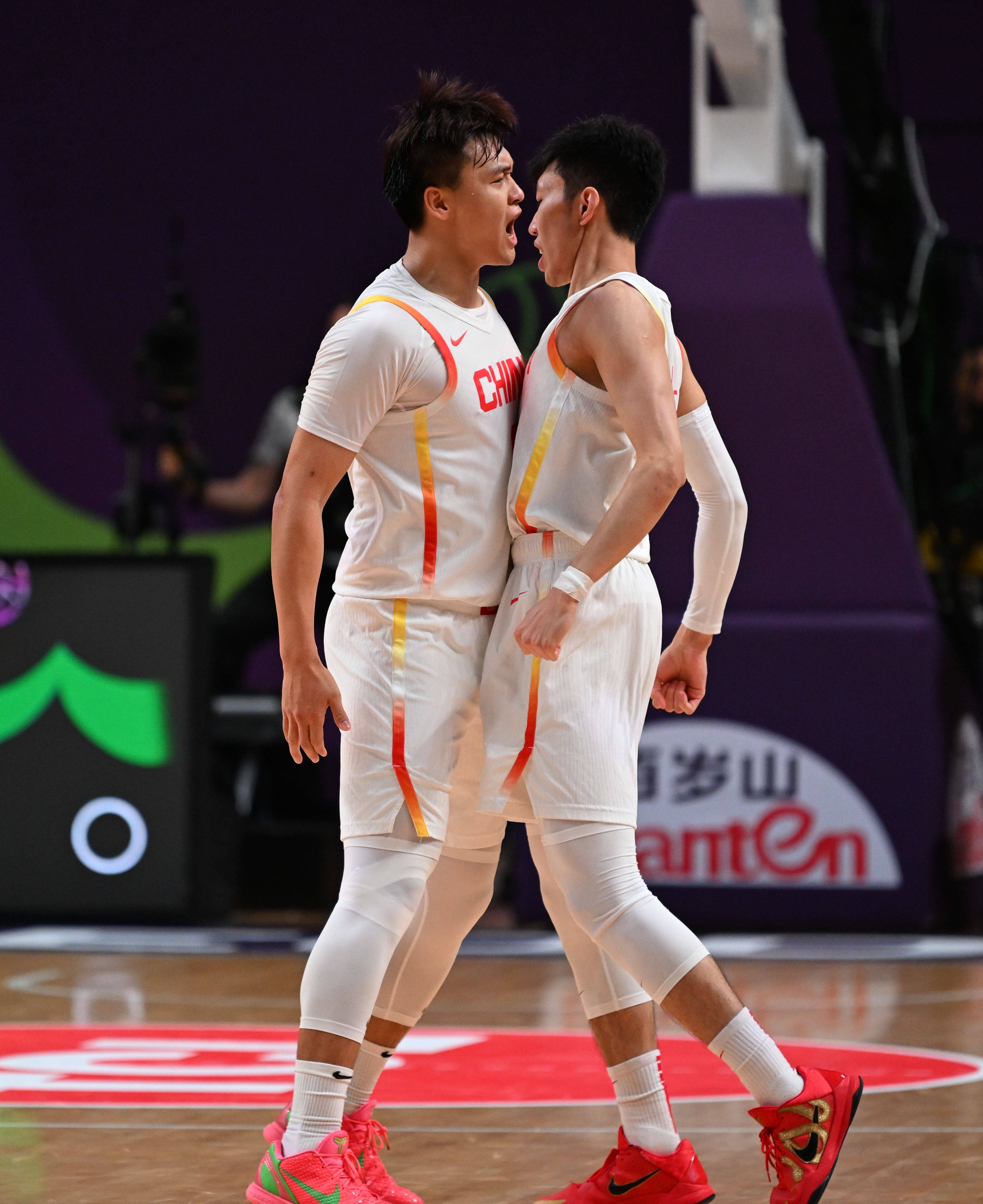 齐鲁晚报：率队闯入亚洲杯决赛，曾经的“火药桶”赵睿已蜕变成熟