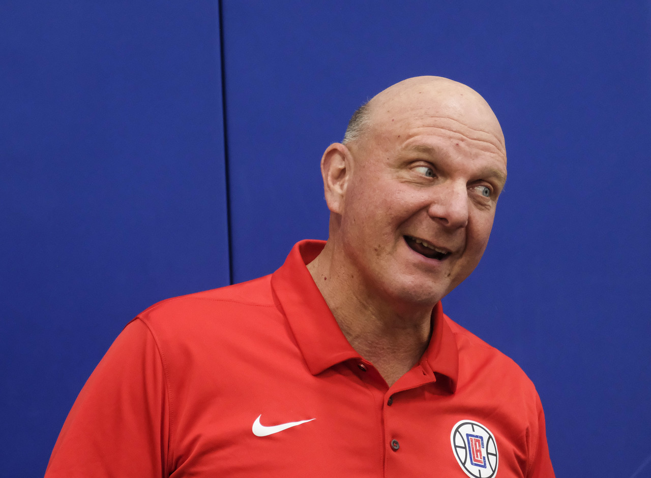 鲍尔默：为自己没发现被骗而感到尴尬 其他聪明的投资者也没发现