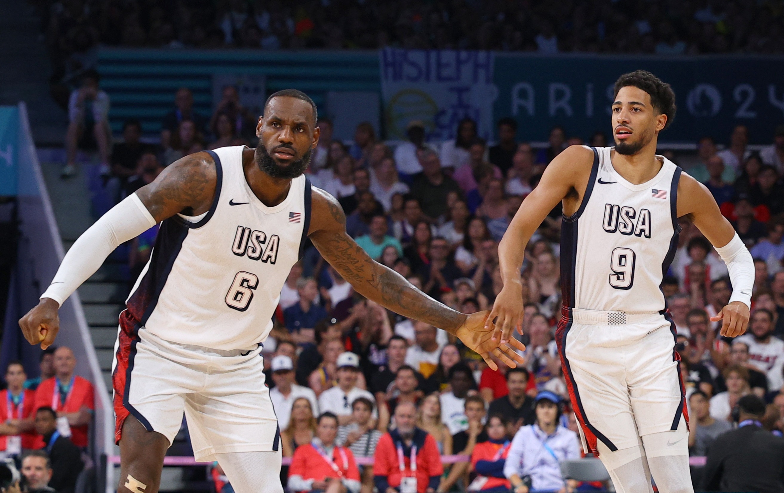 球迷喜欢球星而非球队？哈利：因老詹我才先后支持骑士&热火&湖人