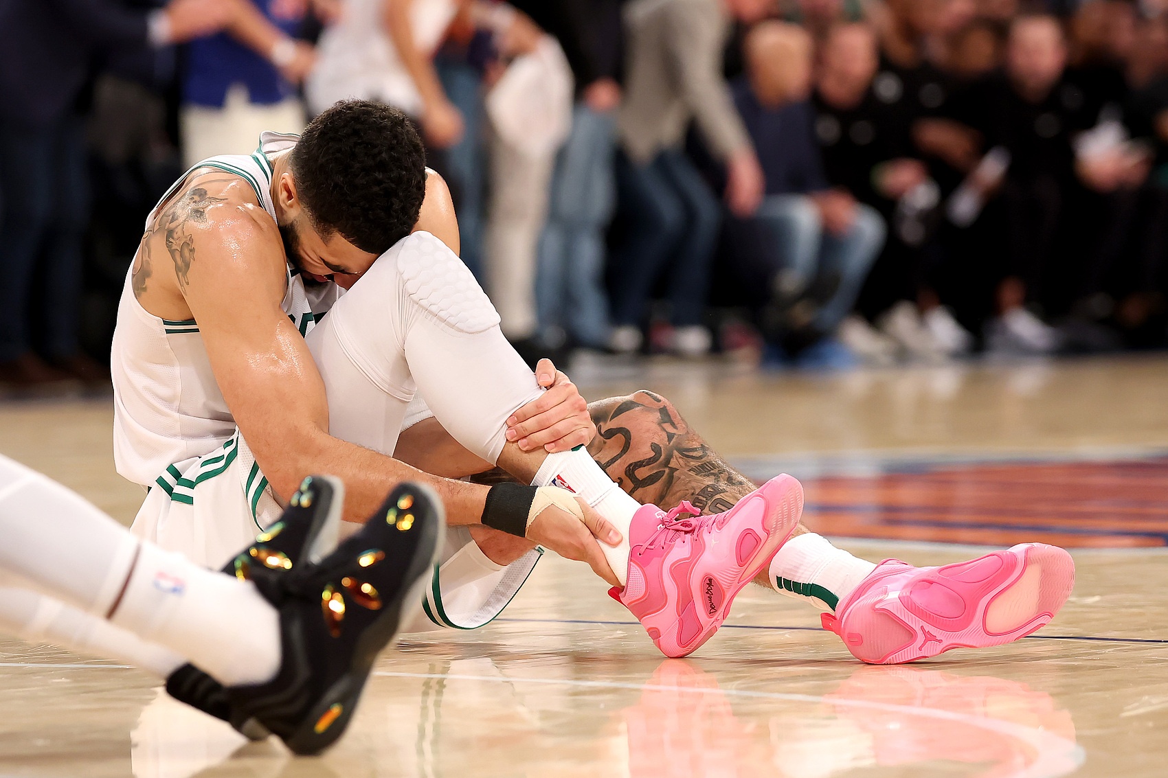 獭兔养伤！绿军拆队削减开支 布朗+怀特+西蒙斯在东部是啥水平？