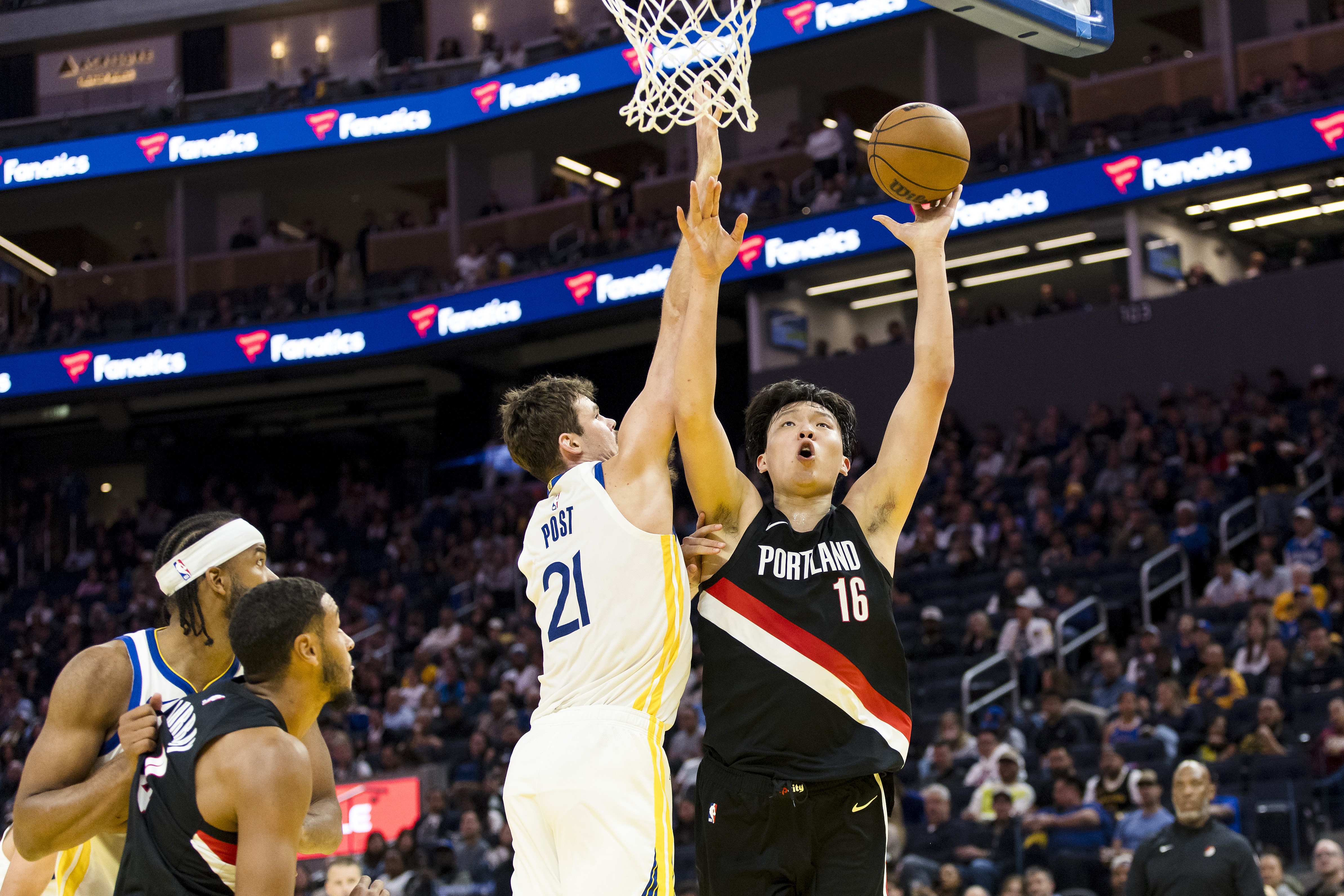 再战勇士小杨表现中规中矩 克林根与杨瀚森良性竞争推动共同进步