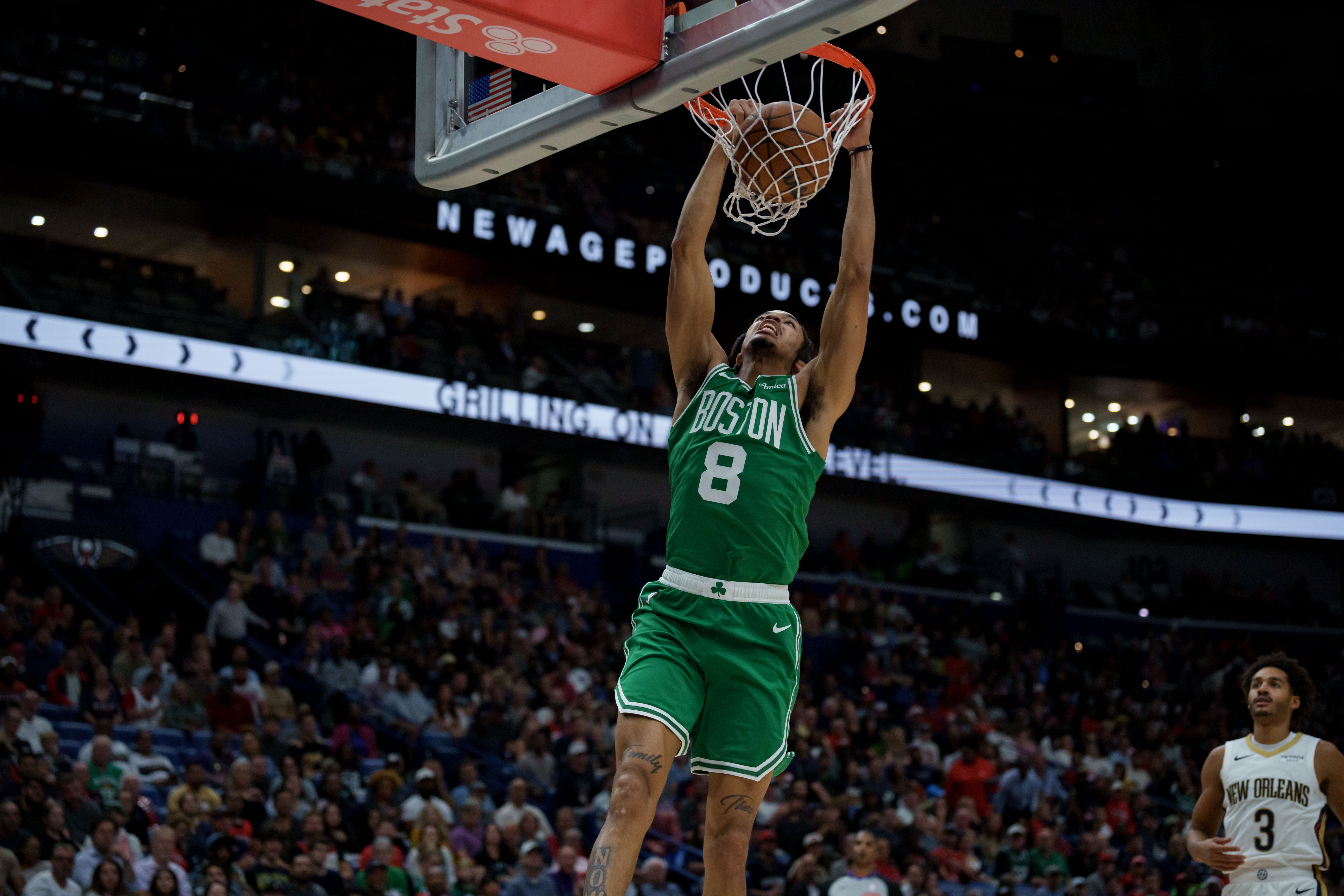 杰伦-布朗：米诺特表现很棒 在此基础上继续进步保持稳定性