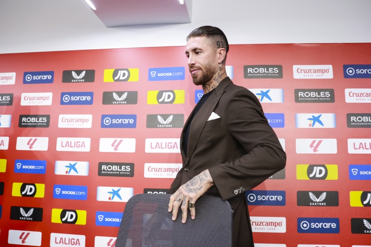 老板在热身?塞尔:塞维考虑签拉莫斯,几周前他欲4亿欧收购塞维