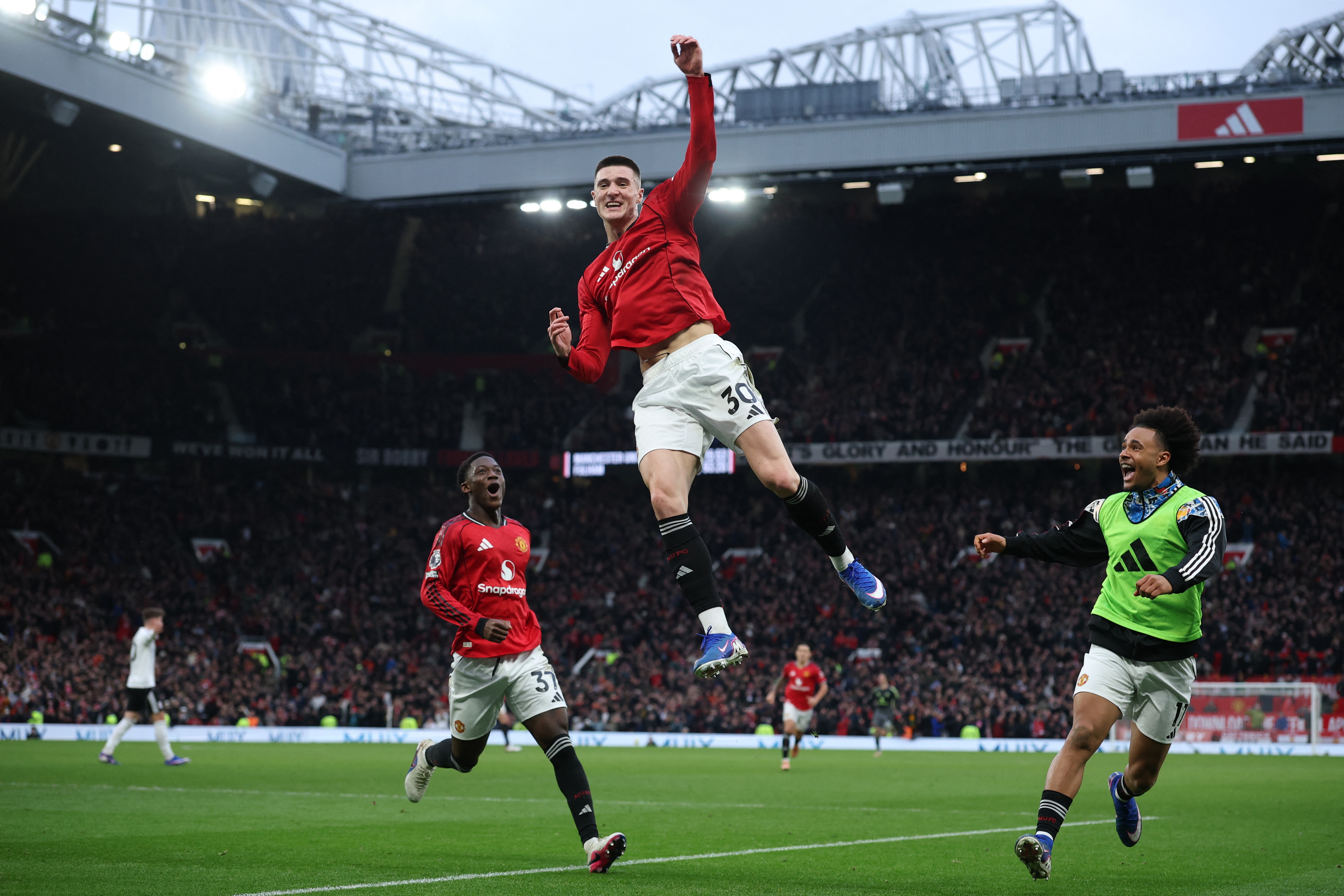 曼联旧将：舍什科目前最好还是替补出场，在20到30分钟里全力以赴